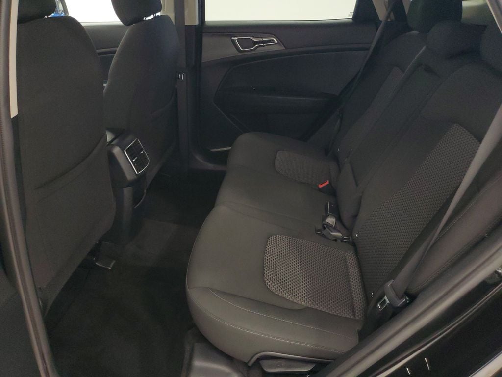 2024 Kia Sportage LX - Photo 22