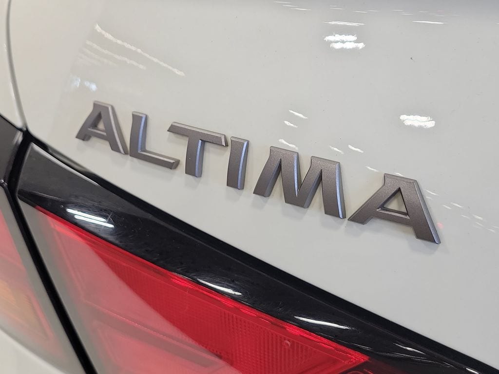 2025 Nissan Altima SV - Photo 6