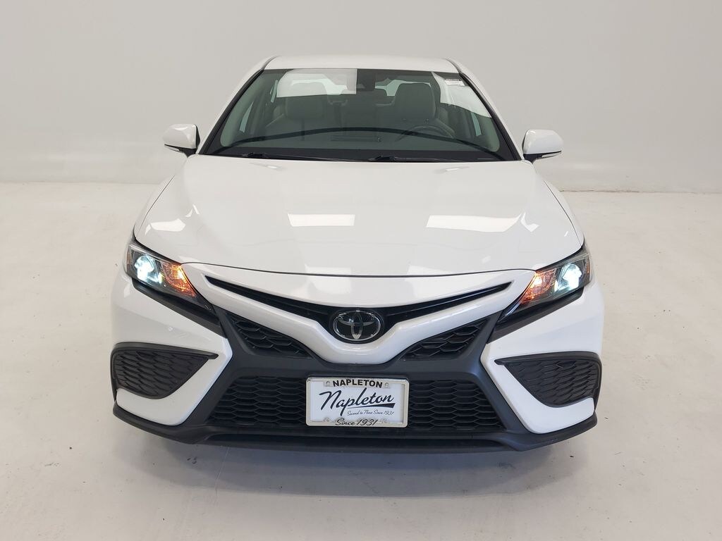 Used 2023 Toyota Camry SE Sedan