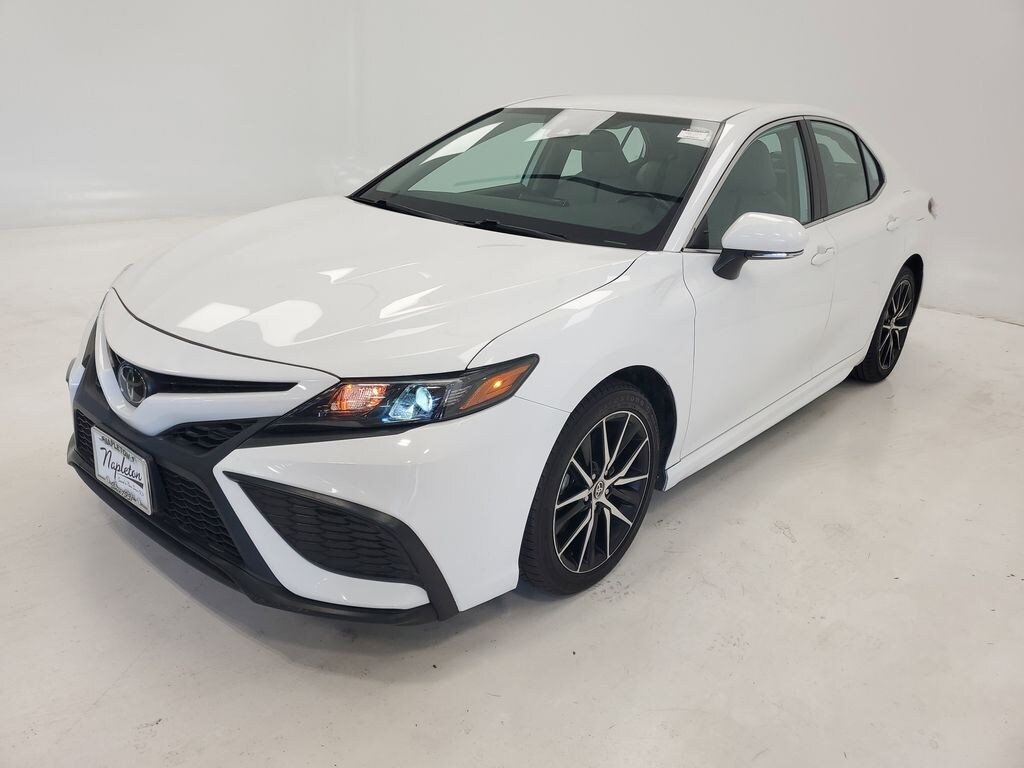 Used 2023 Toyota Camry SE Sedan