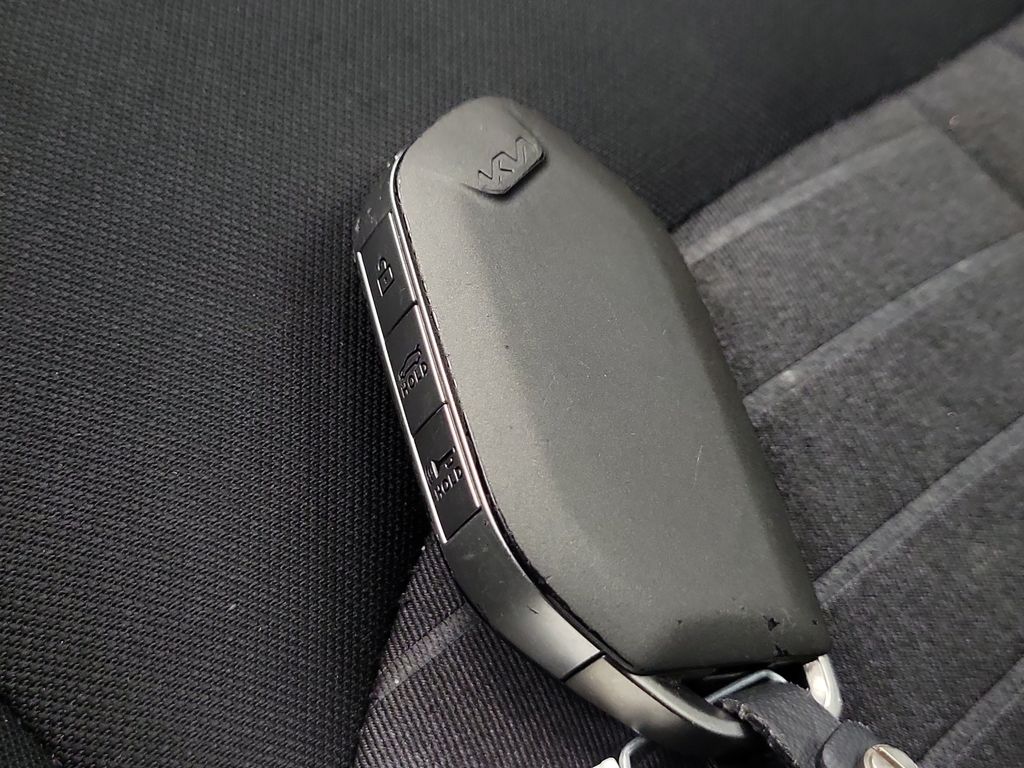 2025 Kia K5 LXS - Photo 27