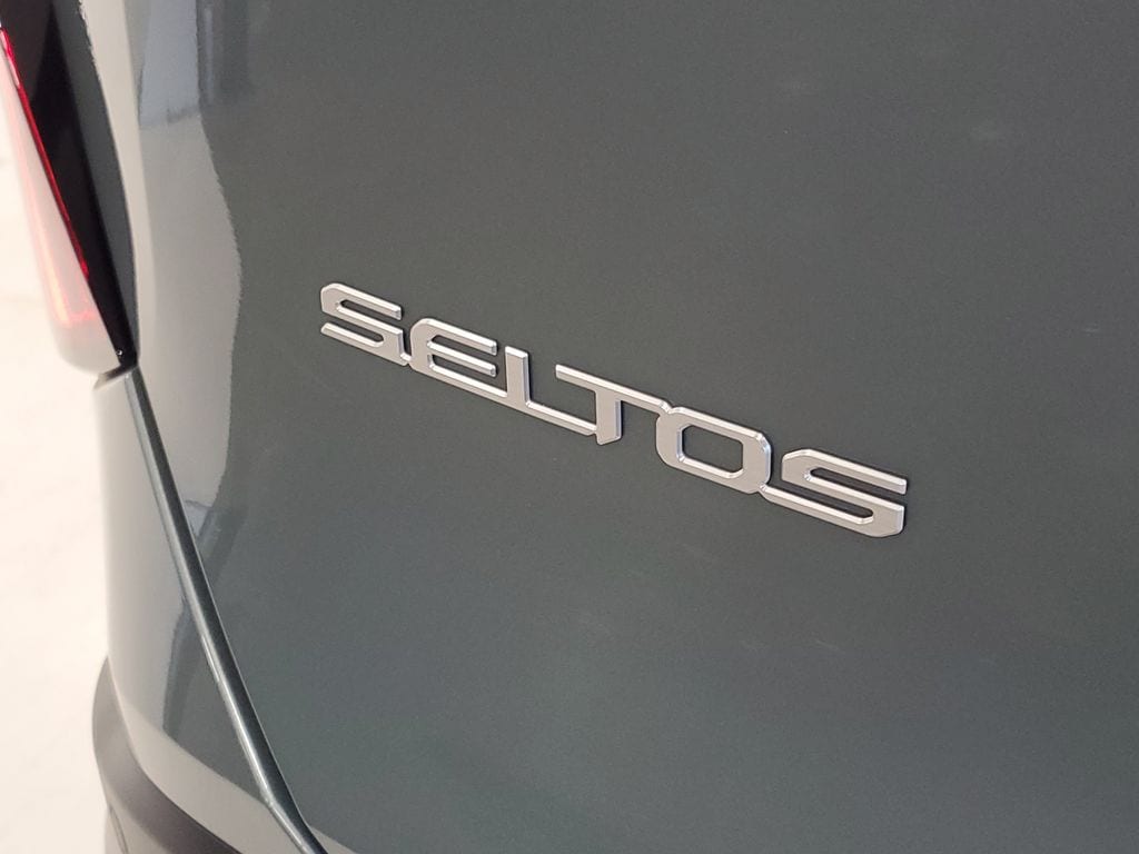 2027 Kia Seltos EX - Photo 8