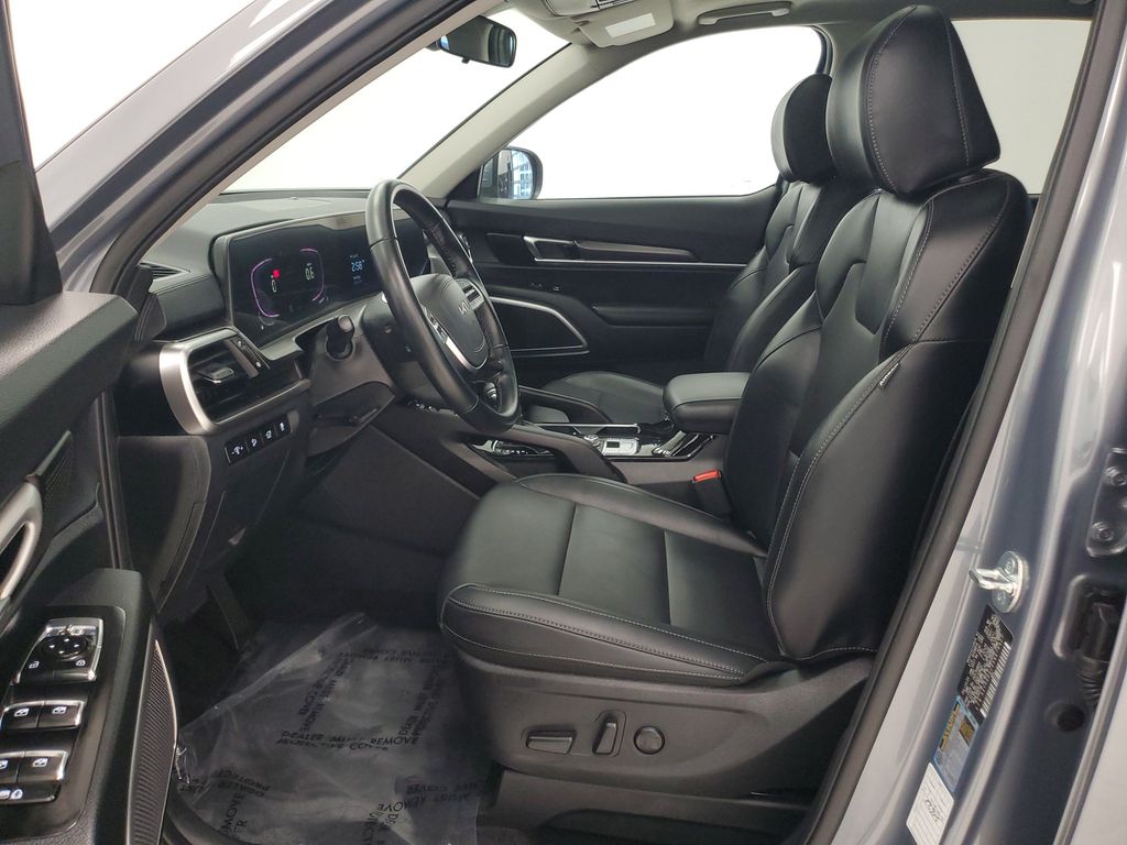 2025 Kia Telluride S - Photo 11