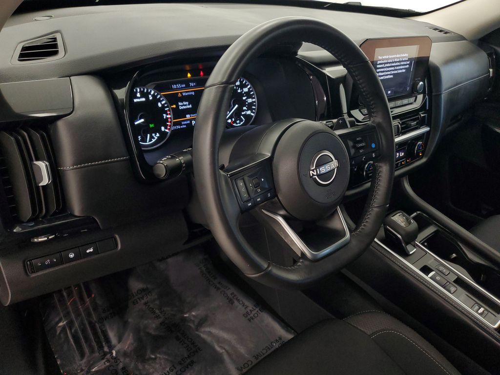 2025 Nissan Pathfinder SV - Photo 11