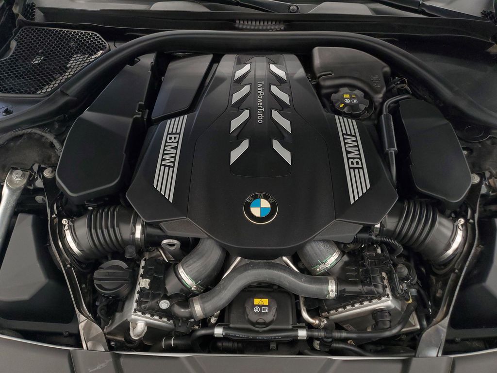 2021 BMW 7 Series 750i - Photo 12