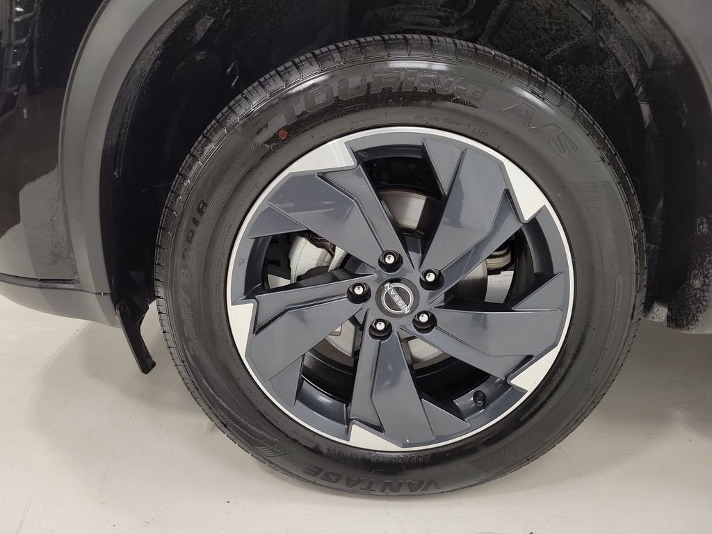 2025 Nissan Rogue SV - Photo 8
