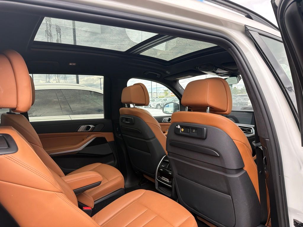 2019 BMW X7 50i - Photo 9