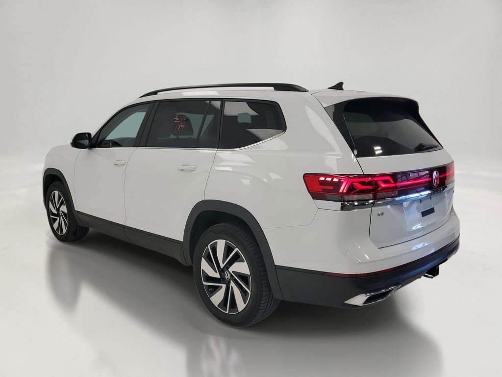 Used 2025 Volkswagen Atlas 2.0T SE w/Technology SUV