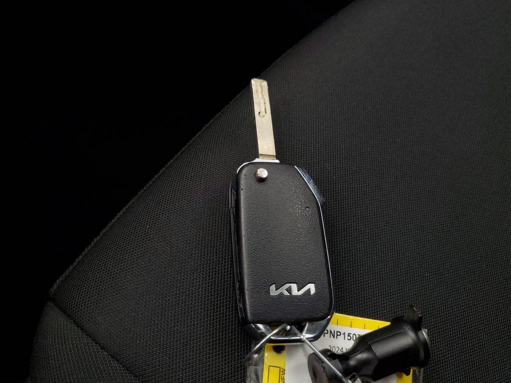 2024 Kia Sportage LX - Photo 26