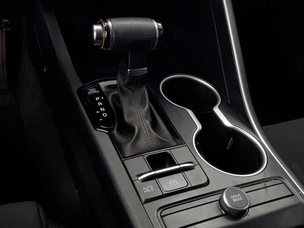2021 Kia K5 LXS - Photo 24