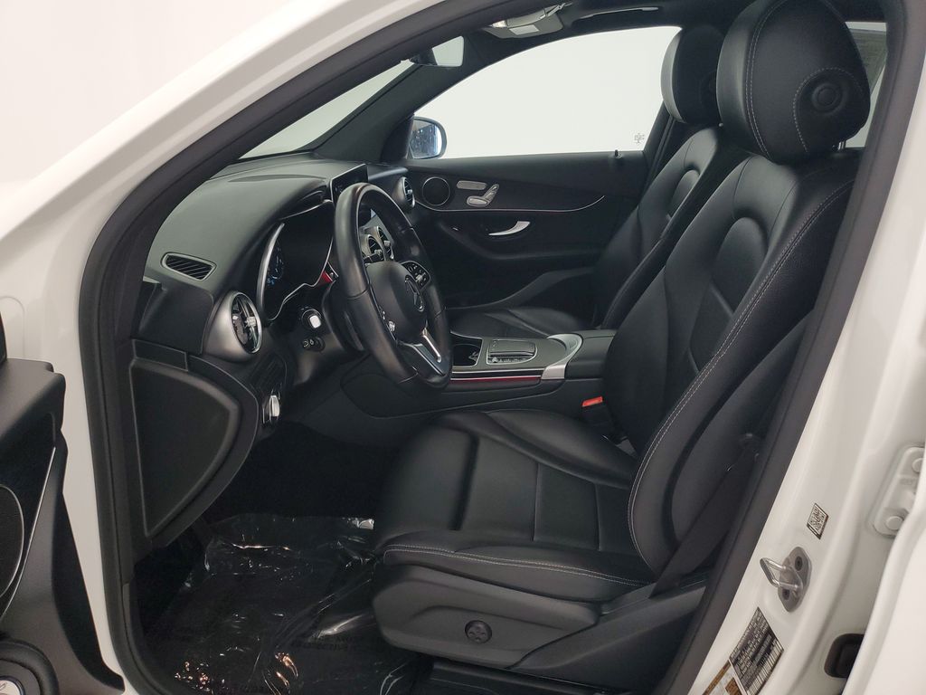 2022 Mercedes-Benz GLC GLC300 - Photo 13