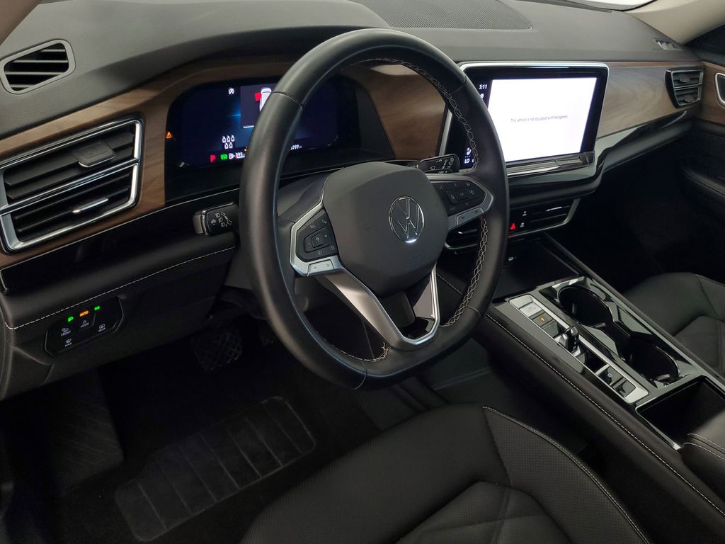 2025 Volkswagen Atlas SE w/Tech - Photo 11