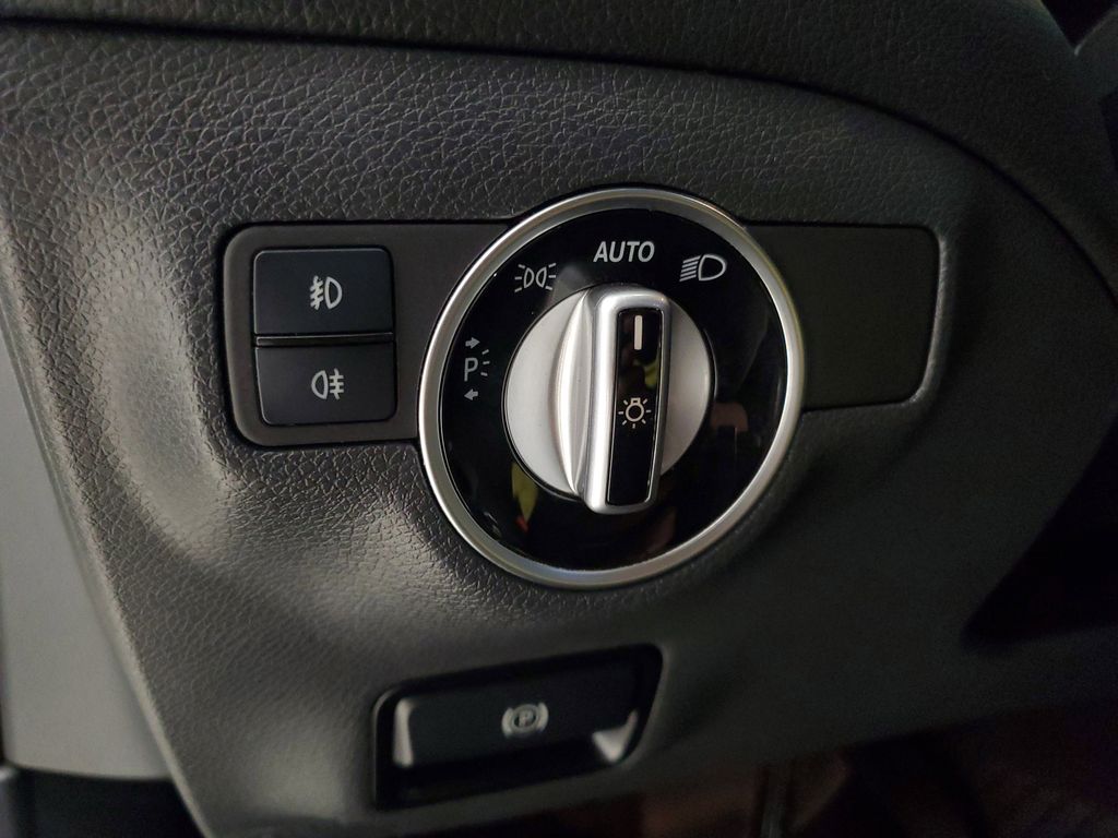 2019 Mercedes-Benz GLA-Class GLA250 - Photo 11