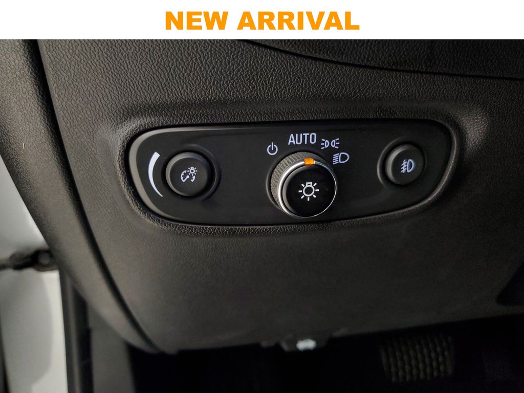 2021 Chevrolet Equinox LT - Photo 13