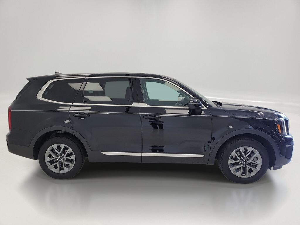 Used 2024 Kia Telluride LX SUV