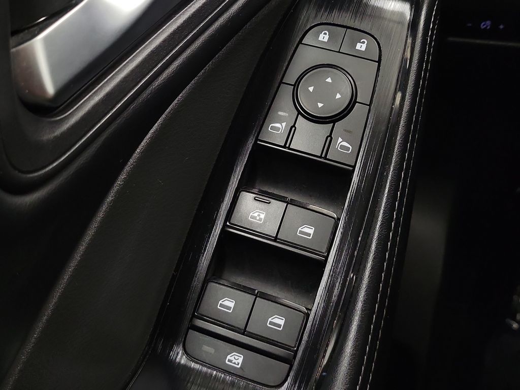 2025 Nissan Rogue SV - Photo 15