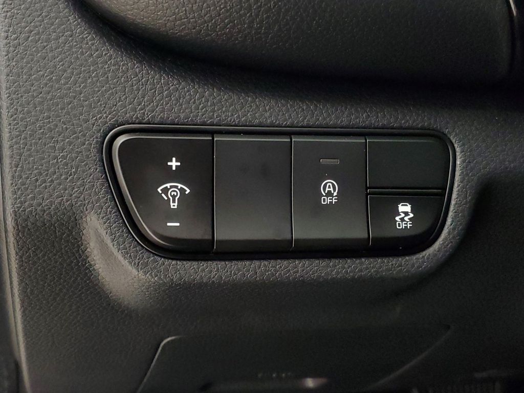 2025 Kia Seltos S - Photo 13