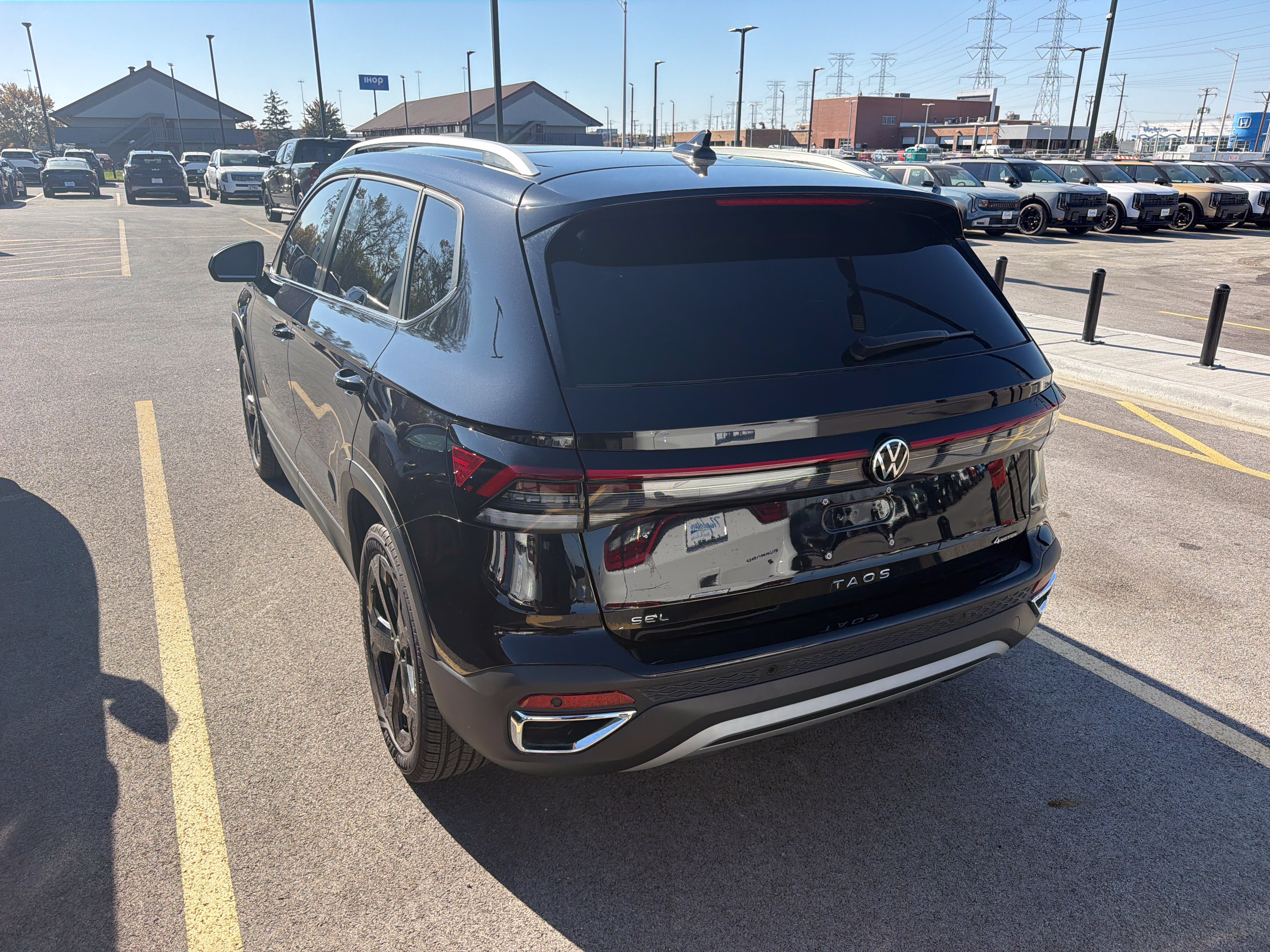 Used 2025 Volkswagen Taos 1.5T SEL SUV
