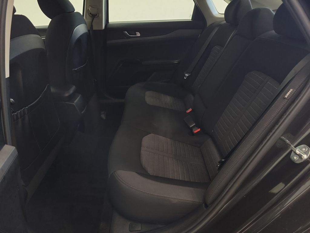 2025 Kia K5 LXS - Photo 25