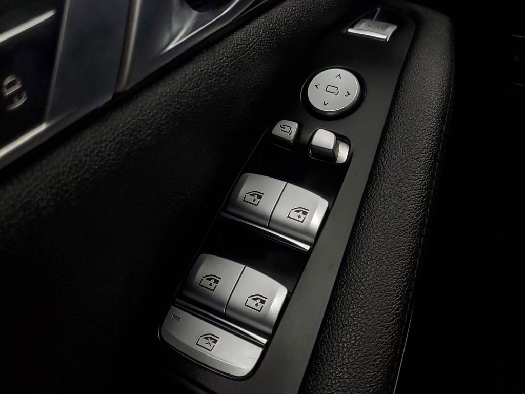 2020 BMW X7 40i - Photo 17