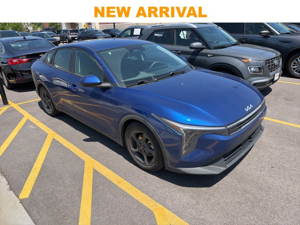 2025 Kia K4 LXS AT's photo