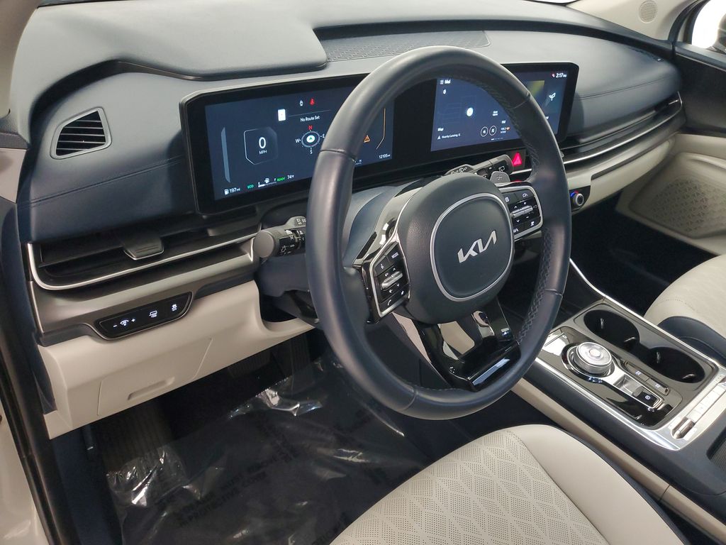 2025 Kia Carnival SX - Photo 11