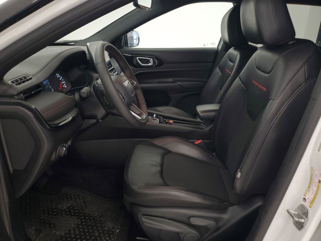 2025 Jeep Compass Trailhawk - Photo 11