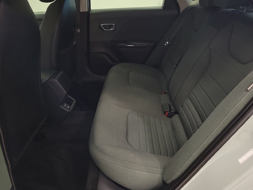 2025 Kia K4 EX - Photo 24