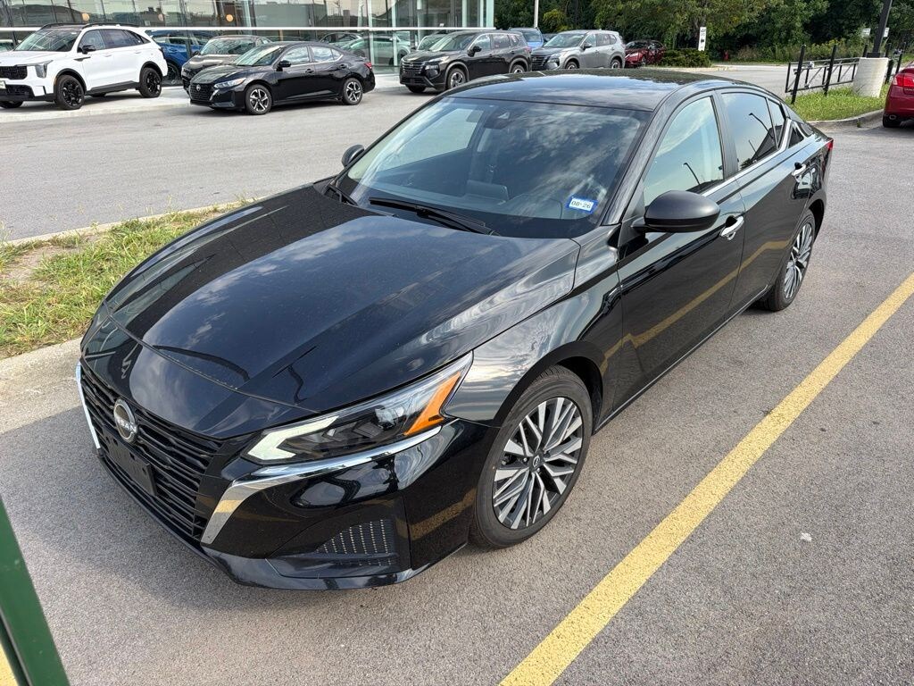 Used 2025 Nissan Altima 2.5 SV Sedan