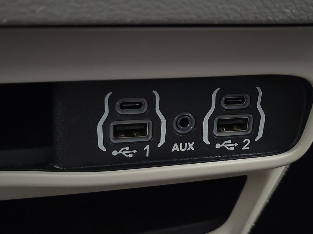 2023 Chrysler Pacifica Touring L - Photo 22