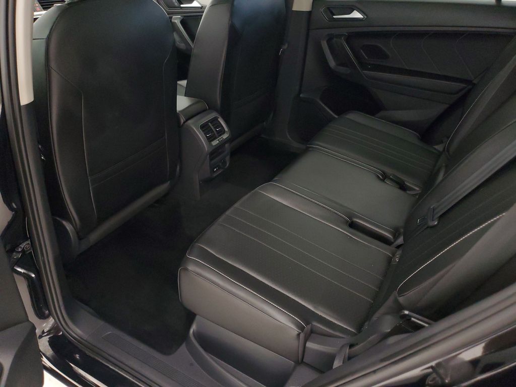 2022 Volkswagen Tiguan SE - Photo 21