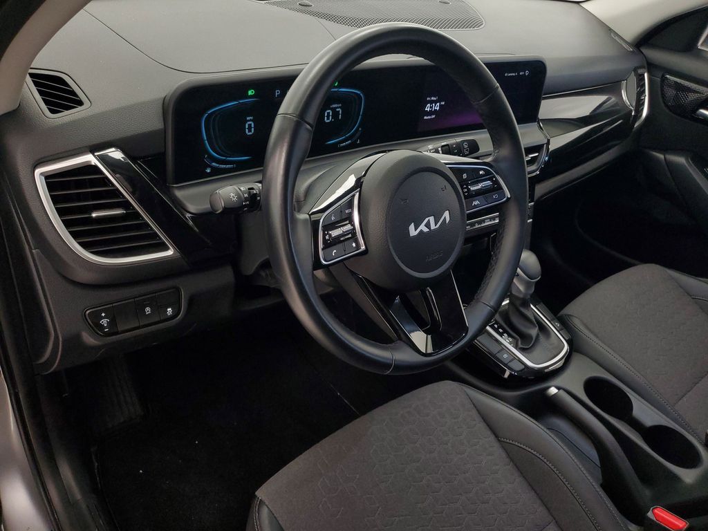 2025 Kia Seltos S - Photo 13