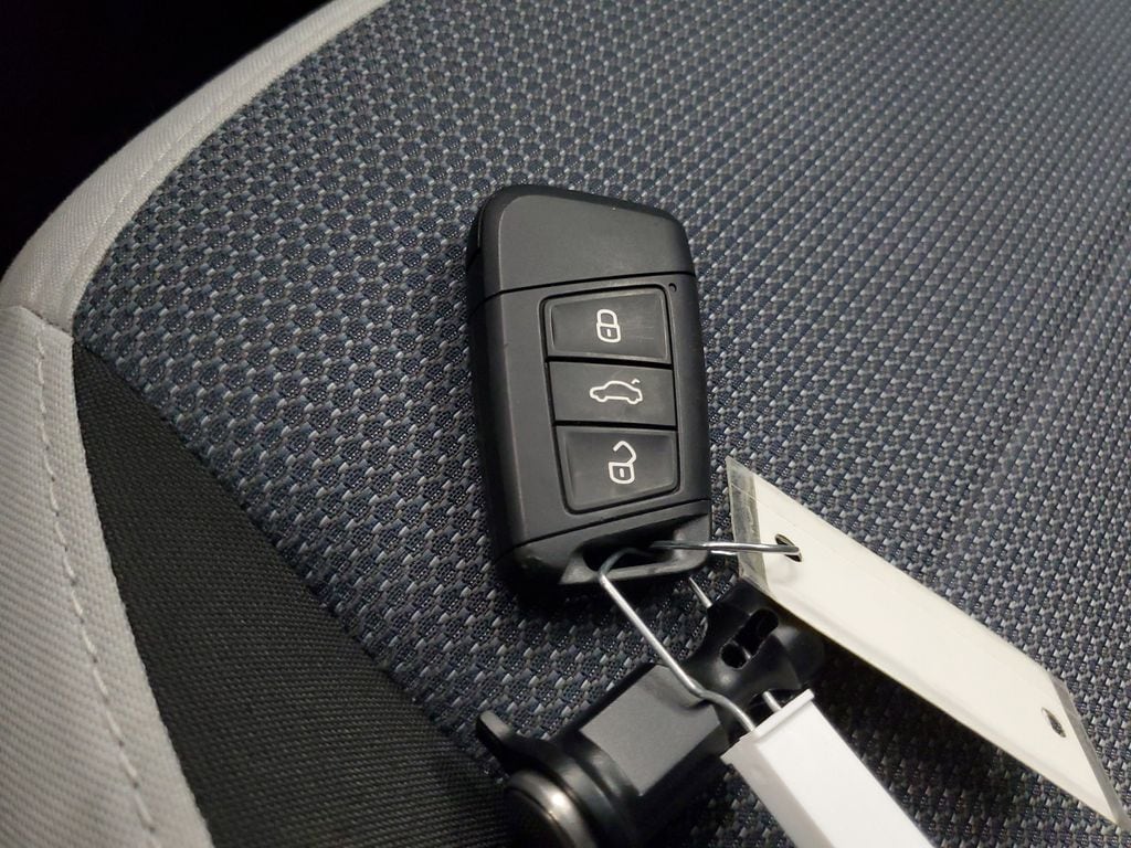 2025 Volkswagen Taos S - Photo 27