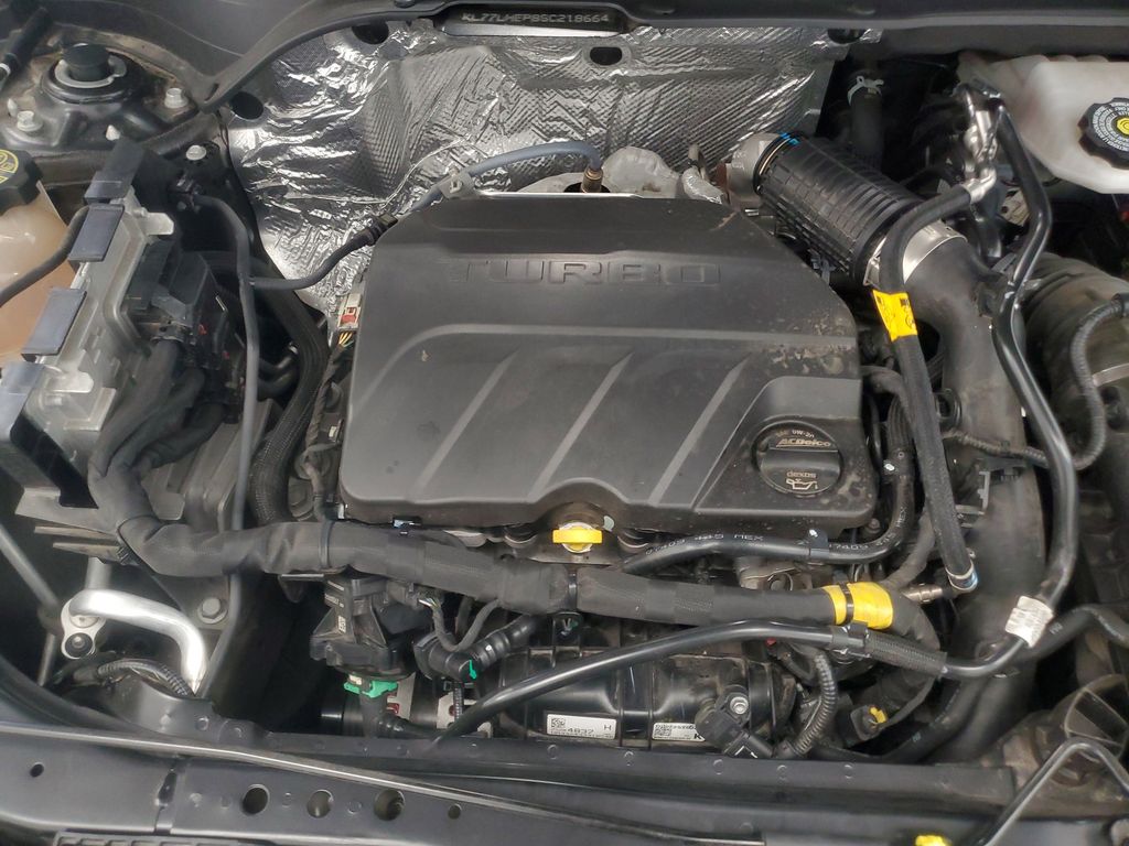 2025 Chevrolet Trax LT - Photo 11