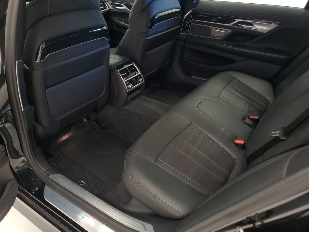 2022 BMW 7 Series 740i - Photo 26