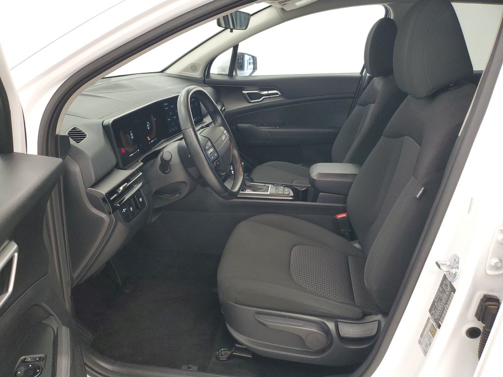 2026 Kia Sportage LX - Photo 11