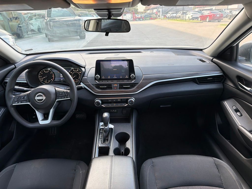 2025 Nissan Altima SV - Photo 8