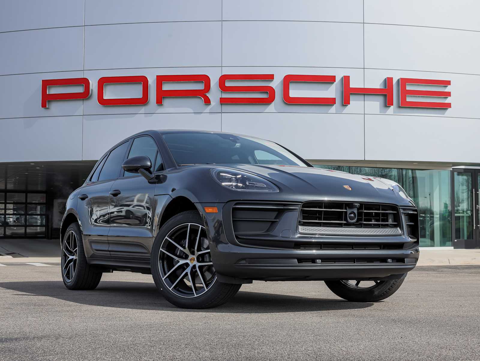 2026 Porsche Macan - Photo 8
