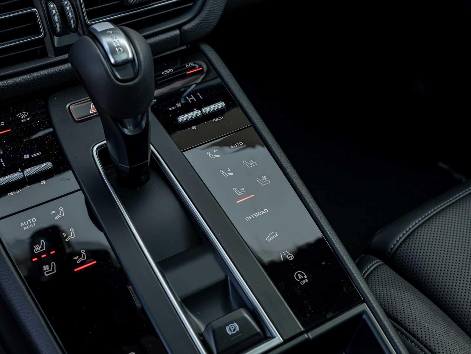 2026 Porsche Macan - Photo 23
