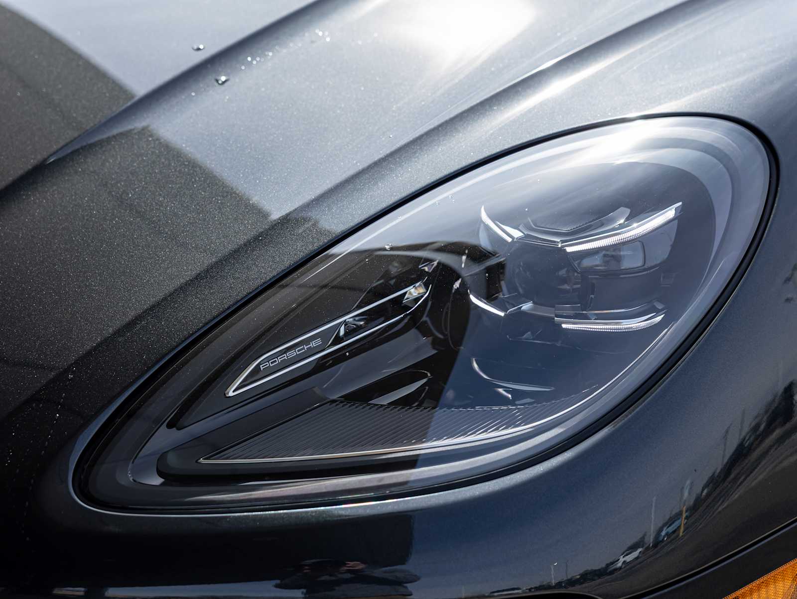 2026 Porsche Macan - Photo 36