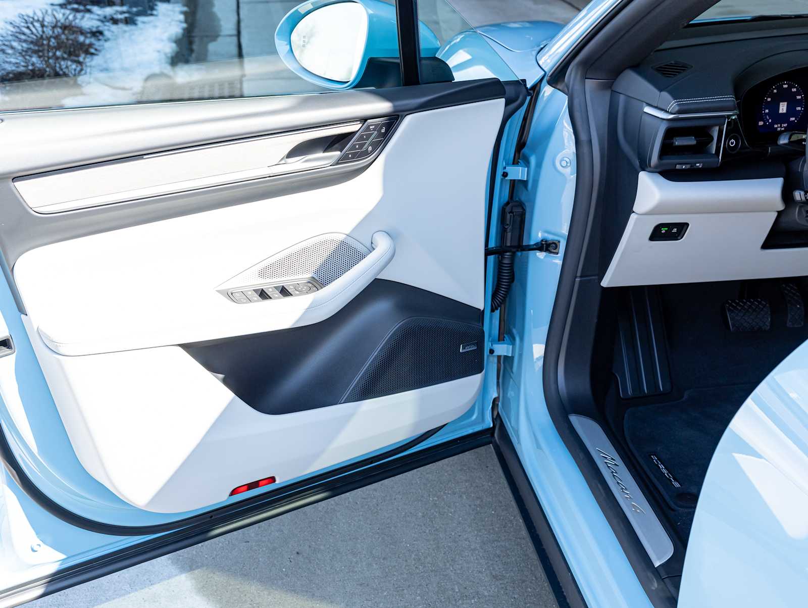 2026 Porsche Macan Base - Photo 13