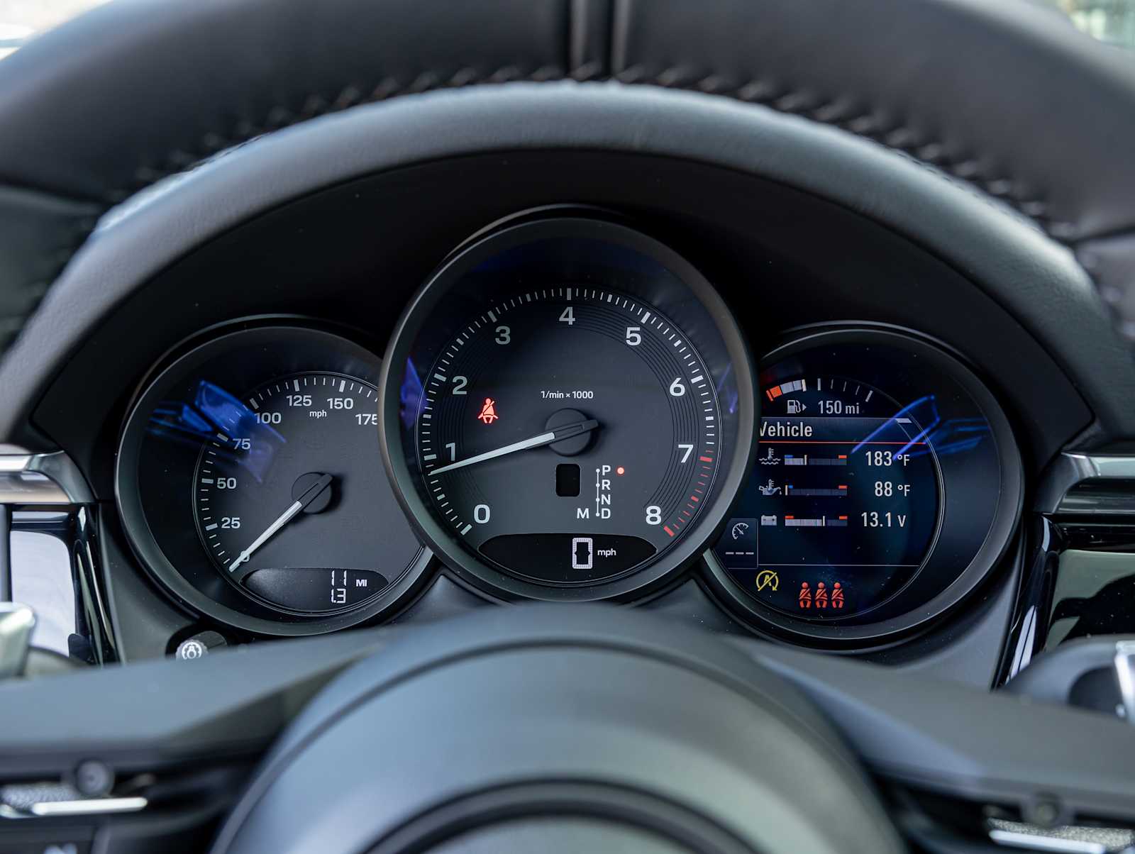 2026 Porsche Macan - Photo 17