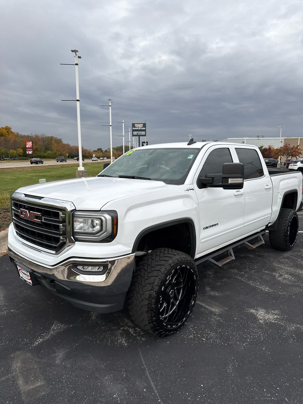 Used 2016 GMC Sierra 1500 SLE 4WD Crew Cab 143.5 4WD Crew Cab 143.5