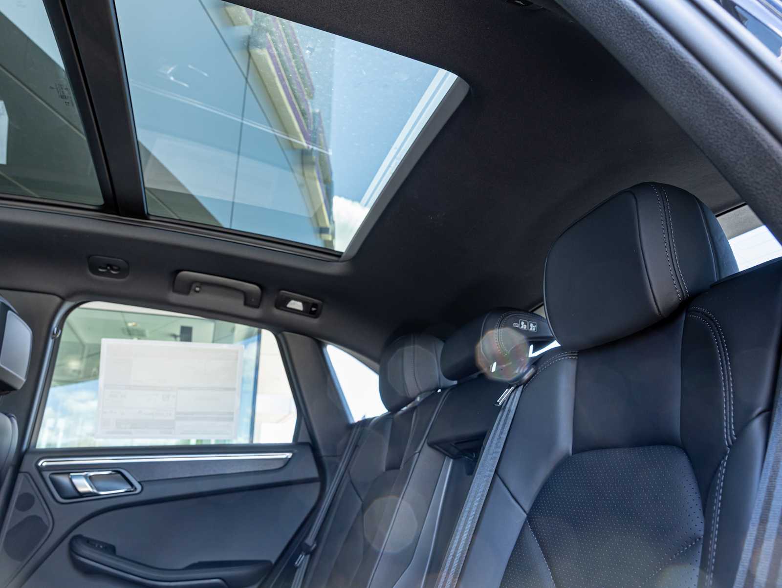 2026 Porsche Macan GTS - Photo 34