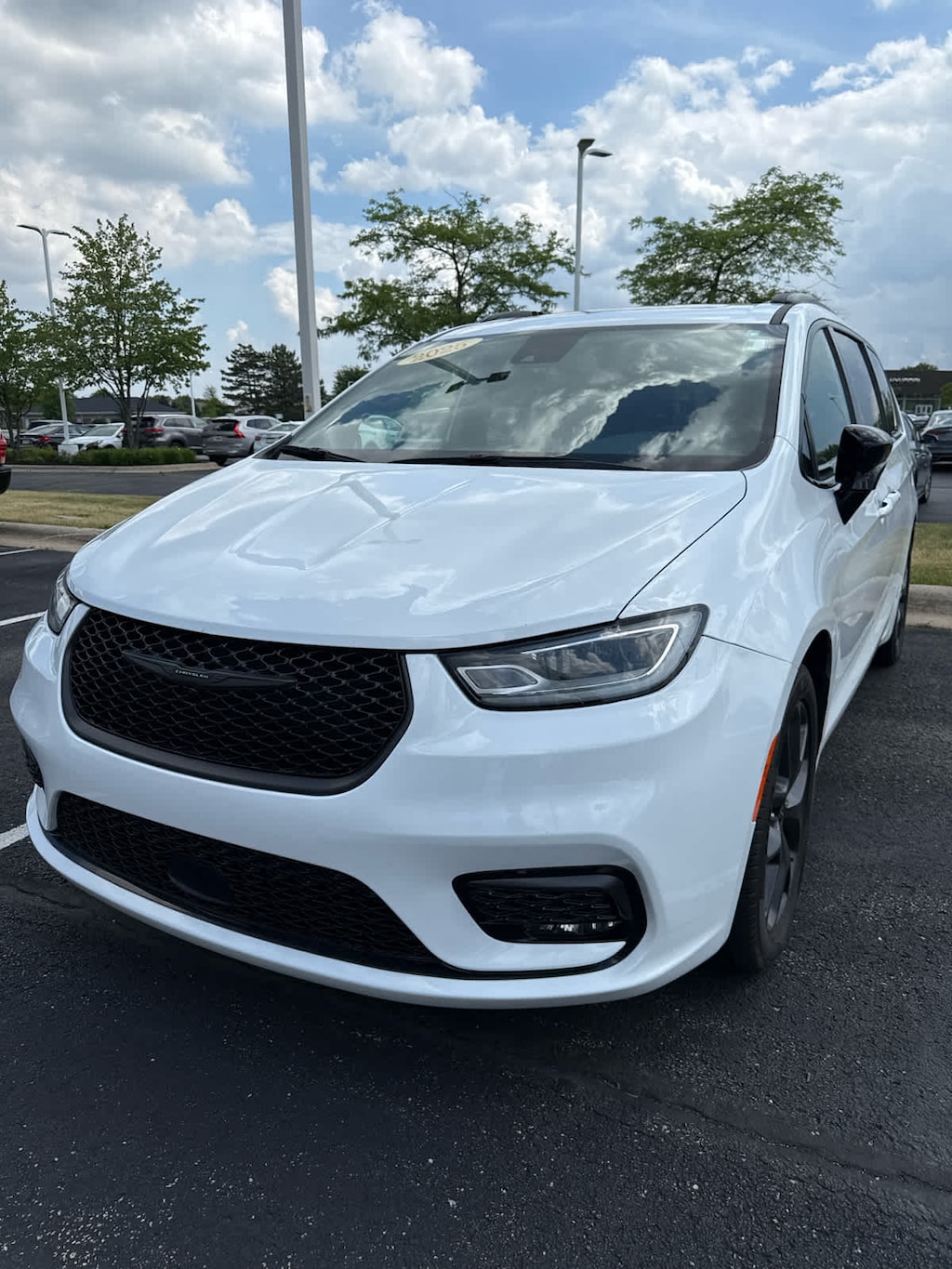 Used 2025 Chrysler Pacifica Limited FWD