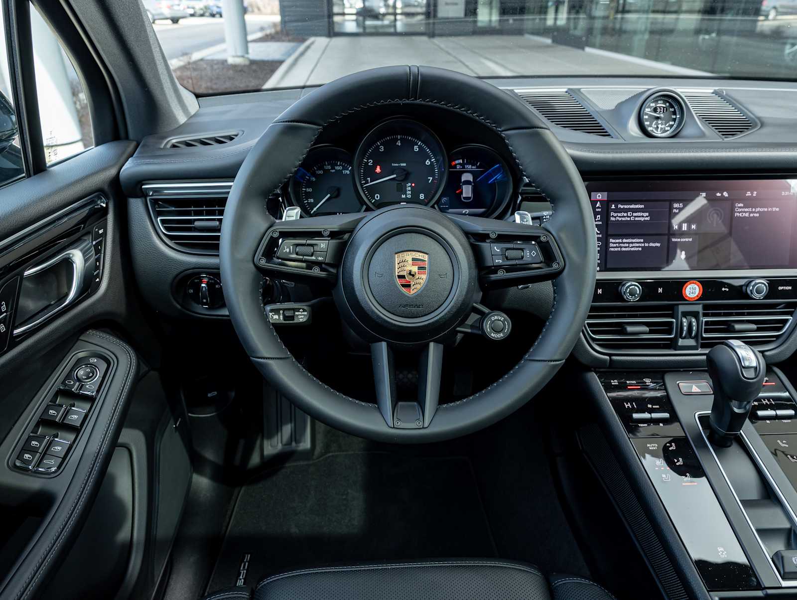 2026 Porsche Macan - Photo 6