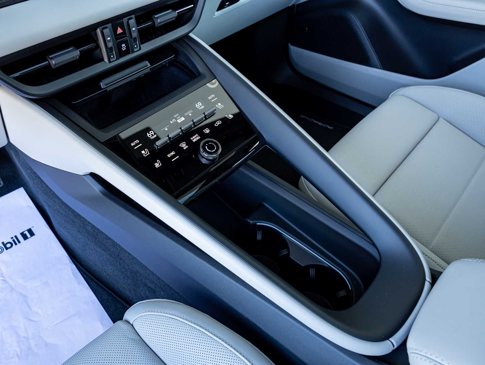 2026 Porsche Macan Base - Photo 23