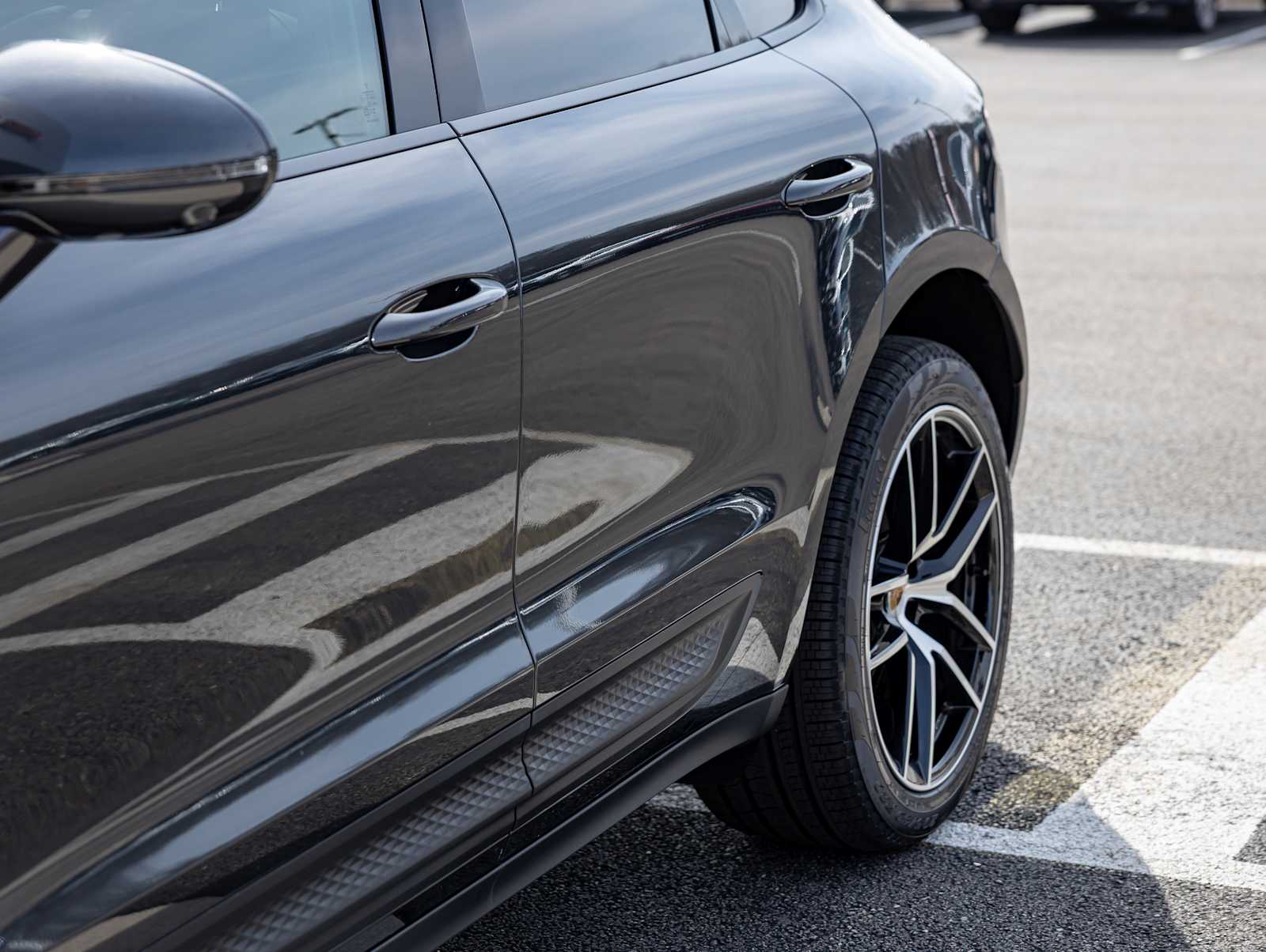 2026 Porsche Macan - Photo 37