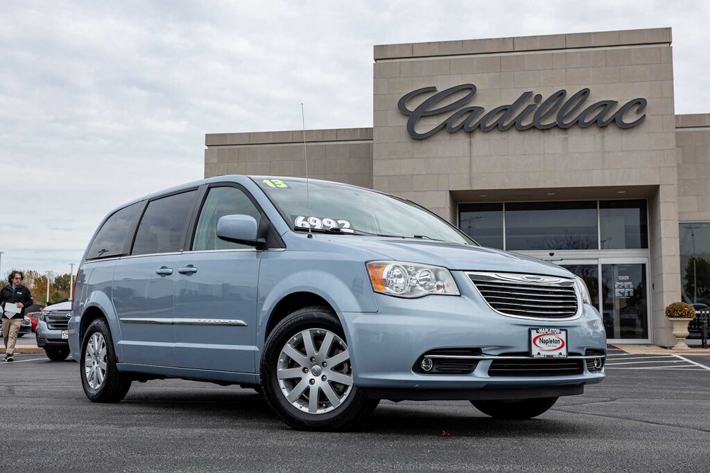 Used 2013 Chrysler Town & Country Touring Wgn