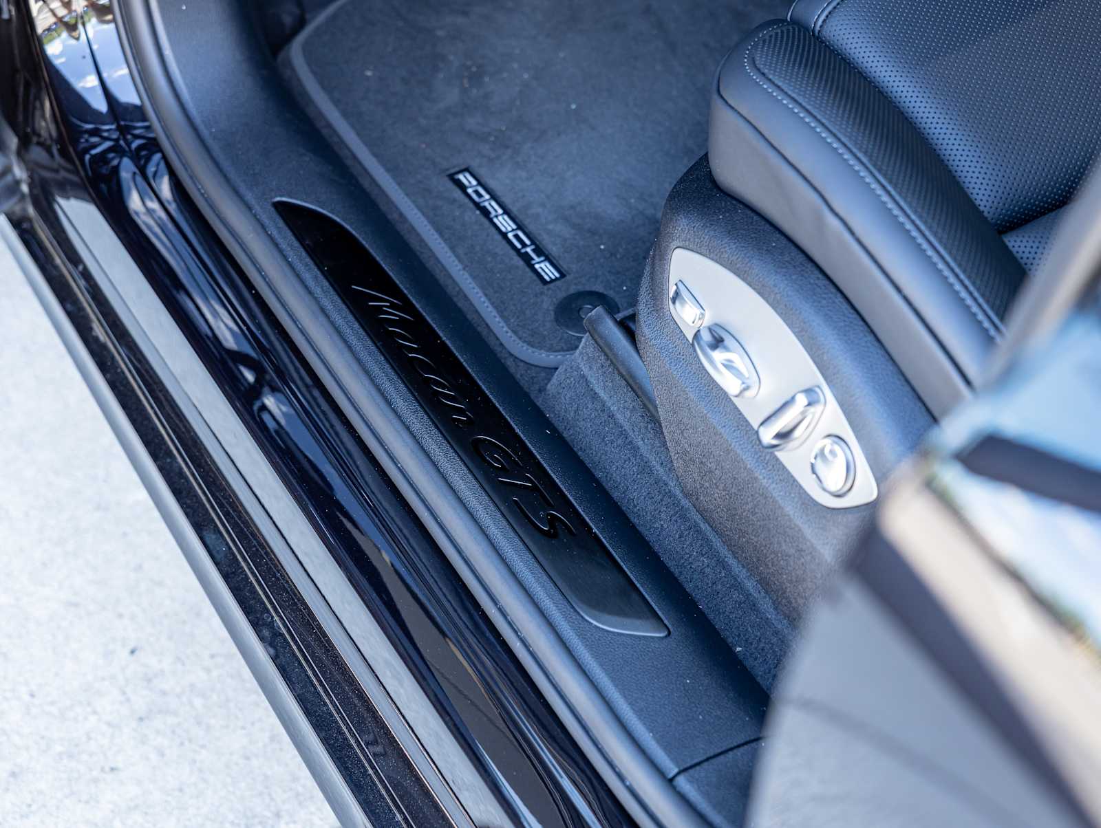 2026 Porsche Macan GTS - Photo 16